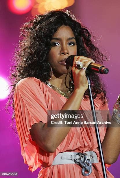 Kelly Rowland Performs In Paris Photos and Premium High Res .